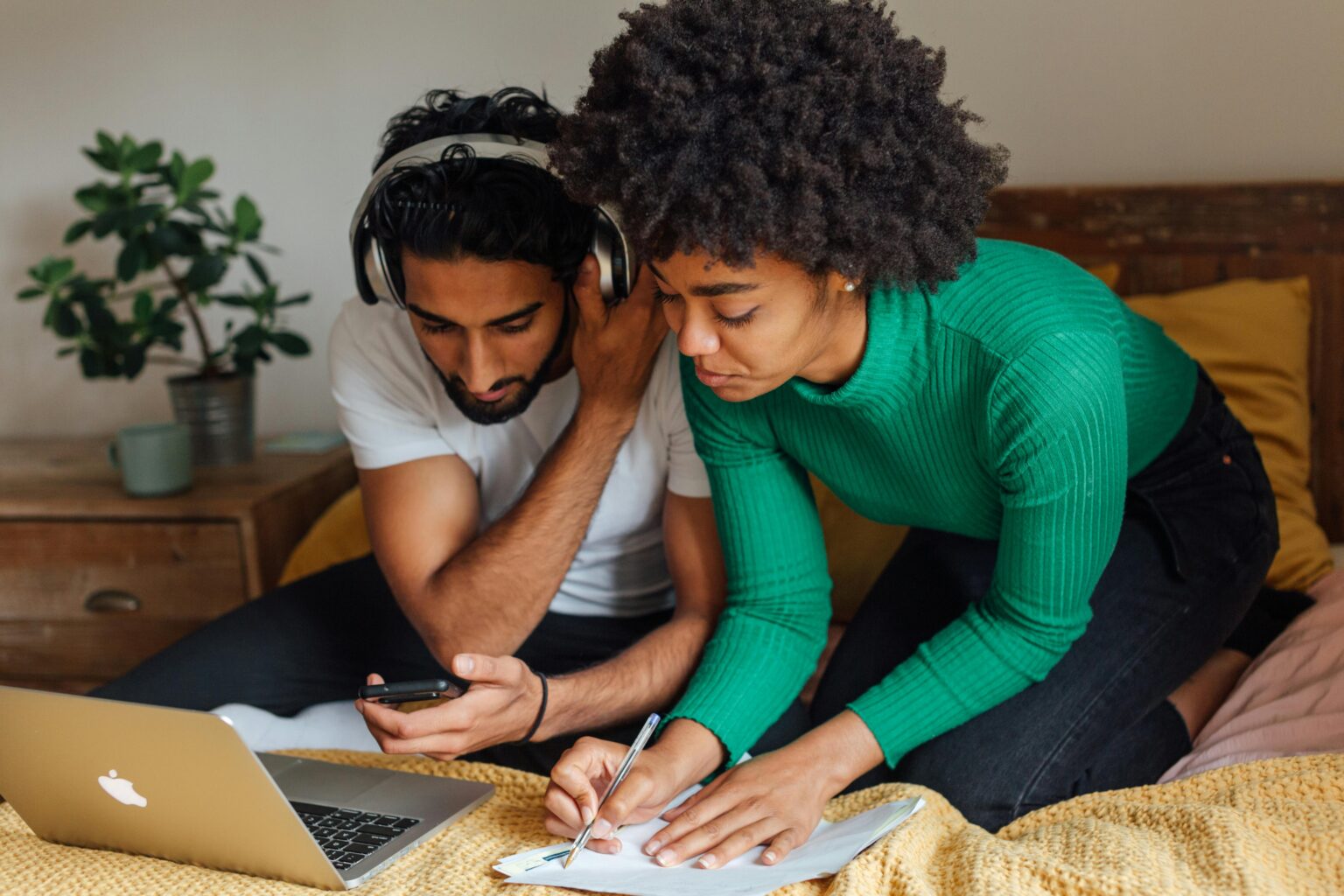 partners managing shared freelance finances